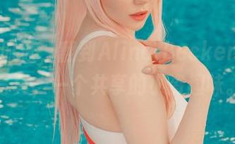 无聊的时候,翻到Alina Becker的白丝写真,一个共享的小资趣味。