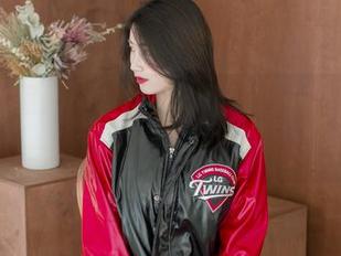 写真、照片里的Min.E(민이)，就是那种一眼看透的迷人感觉吧？