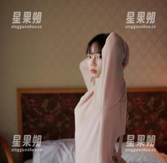 MyuA(뮤아)在SOOTV的针织裙里，这得有多舒服-星果朔