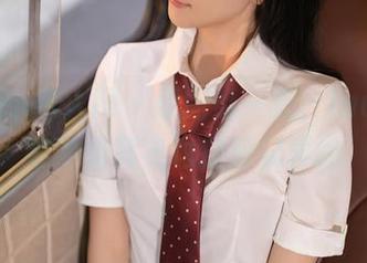 Xiuren秀人网 - 原图逛一逛，laura阿姣学姐其实也挺爱卖弄的