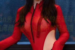 Xiuren秀人网 - 金妍兮的圣诞写真合集：就想问问，你们为啥不站起来围着我？