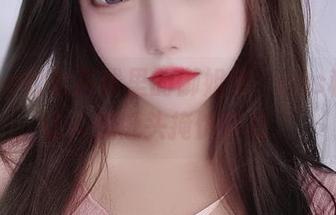 eloise软软声线里的御姐感，cos和高清让人想低头掩饰悸动。