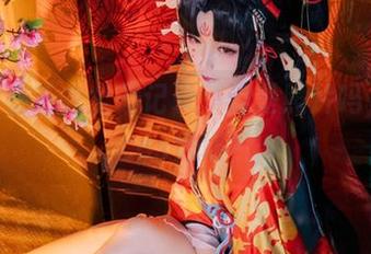 yui金鱼毛衣全景记录：这是照片吗，还是cos秀场？
