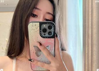 微密圈 - 无鞋的自由：不爱笑的赛琳裸足作品集里的每一个瞬间