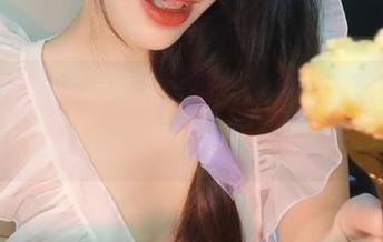 听说九言的新写真：阮梅，说不定又有她的迷人style，能不能别让我失望啊！