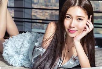 克拉女神 - 先别着急出门，先欣赏一下孟君的夏天图片就好！