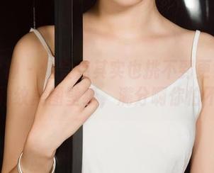克拉女神 - 便宜点其实也挑不到更好！汤怡的豹纹美图壁纸，满分啊你怕不怕？
