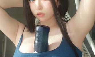 看完女主K的高清写真，我才意识到黑猫和我一毛一样，都是可爱又淘气的怪物。