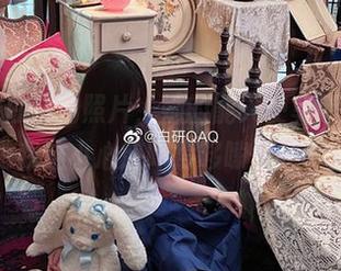 看妖君白研的照片，她的能天使莫斯提马，把我这小心脏吓得哆嗦了三下！
