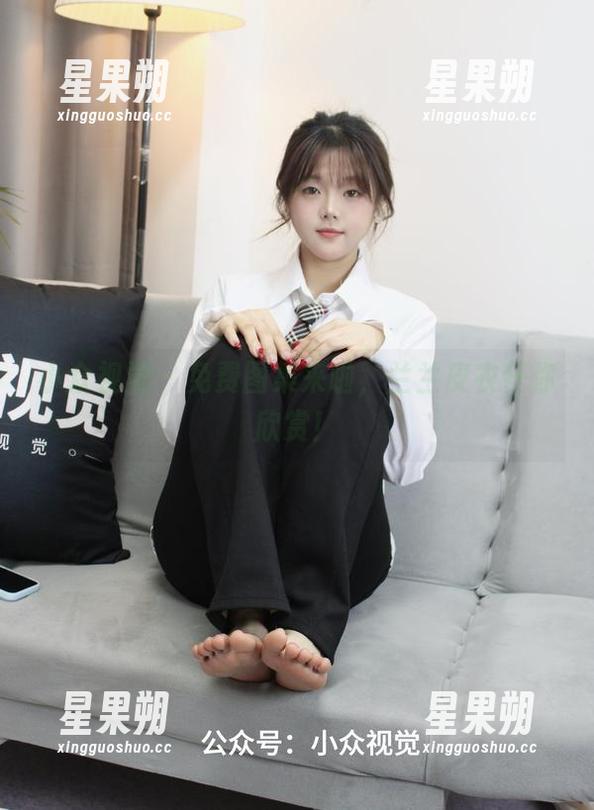 小众视觉 - 免费图集来啦,兰兰皮衣任你欣赏!-星果朔 小众视觉 - 免费图集来啦,兰兰皮衣任你欣赏!-星果朔