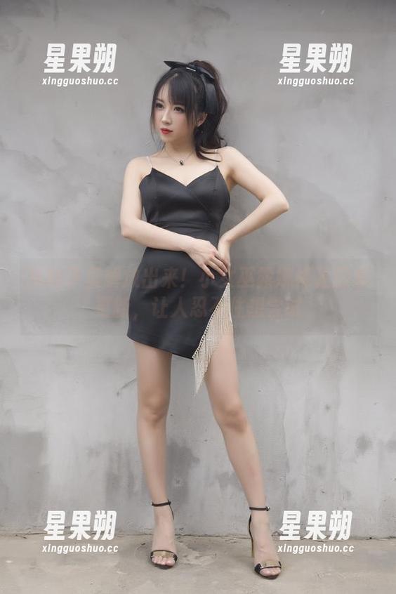 从鞋子里解放出来!小女巫露娜裸足图集更新,让人忍不住想尝试-星果朔 从鞋子里解放出来!小女巫露娜裸足图集更新,让人忍不住想尝试-星果朔