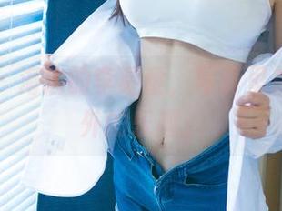 尤果网 - 海边的李易童，写真里总有些意外的乐趣。