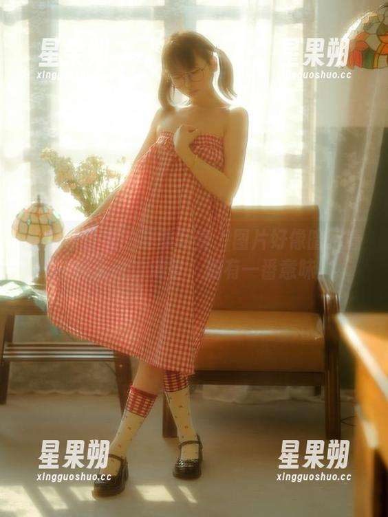 看幼水铃衣的夏季写真:图片好像暗示着一种未说的渴望,别有一番意味。-星果朔 看幼水铃衣的夏季写真:图片好像暗示着一种未说的渴望,别有一番意味。-星果朔
