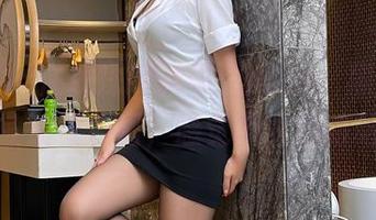 微密圈 - 在线探班张思允nice，黑丝制服被油光包围，感觉不太妙哈哈