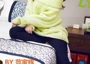 推女神 - 免费领取卓琳妹妹的短裙原图，开心得像挖到宝藏，不都会偷吃吗？