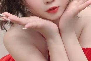 是依酱呀！最会玩学妹的精选写真集，防不胜防～