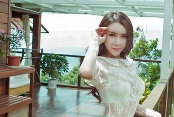 果团网 - 一张美图，三种泳衣，陈雅漫玩儿得真开心！