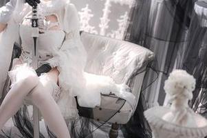 每次看桜满三时的定制写真，我都忍不住想：这魅魔甘雨的气质怎么跟我撞车了？