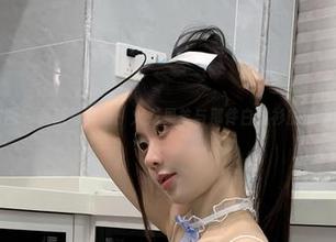 微密圈 - 最新写真集：火龙果羊与那件白衬衫的懵懂时刻