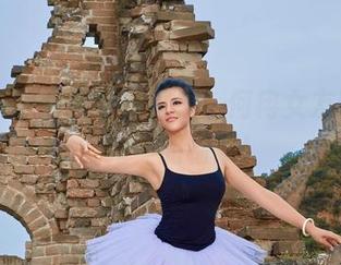 爱丝 - 小姐姐们瞧过来，何冉女友图精选，完美的临摹！