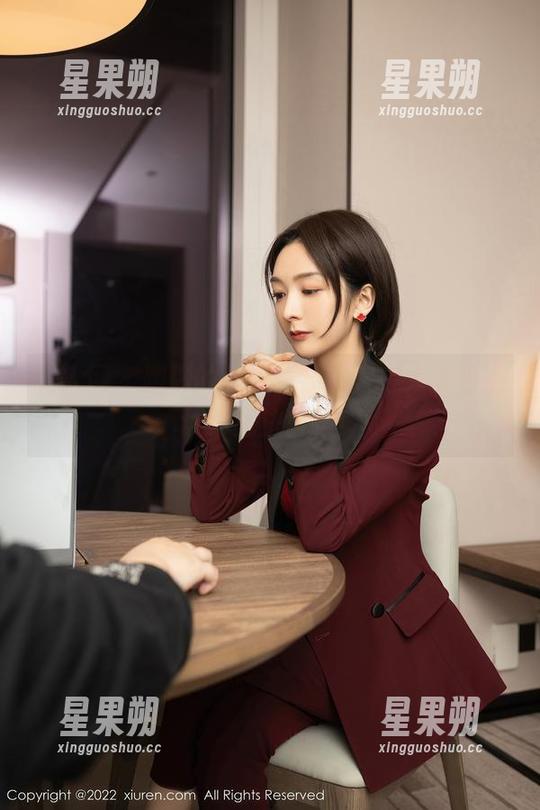 秀人网 - 跑题的礼服资源合集，大美媚京让你无法自拔！-星果朔