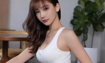 秀人网 - 有人说婠婠么的jk美图是颜值的翻倍，对，我心服口服！