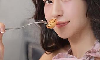 秀人网 - 愉快的小腿与翘臀摄影日记——坐好索看杨晨晨sugar的写真作品！