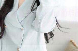 秀人网 - 分享蓝夏akasha的华丽典雅服饰写真集，一不小心被美到，决策陷入了深深的沉思...我也想试试！
