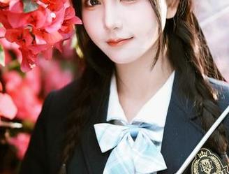 原图里的秋山AkI，不只是在秀足，是在征服每个看客的心吧？