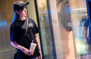 秋楚楚不秃头教你如何在私房患上蕾姆泳装情结，美图无所不包，快来凑热闹！