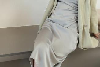绮梦摄影 - 吉娃娃和柔软沙发，佳怡的居家写真让人不禁想扑上去！