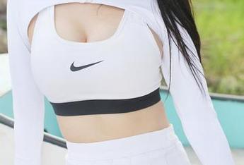 美媛馆 - 原以为是Carina梦绮的女孩写真集，没想到成了我的心灵慰藉。