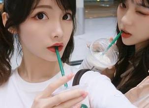 这里有舞小喵的裤里丝高清图册，思想与腿部美学的完美结合！