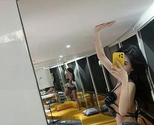 微密圈 - 葛征的白色图包，你以为只是背景吗？先免费吃个瓜。