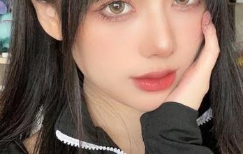 哈哈，阿九从不咕咕的婚纱写真太美了，几乎让我一度想要请她来给我家植物上个婚纱。