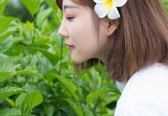 魅妍社 - 连衣裙？哦，Mieko林美惠子请来了美女帮她拍拍写真，真好奇！