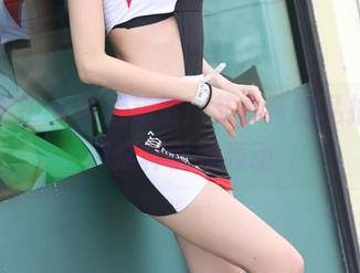 魔镜街拍 - 幕后花絮！艾小青的私拍，漫展这样引发轰动